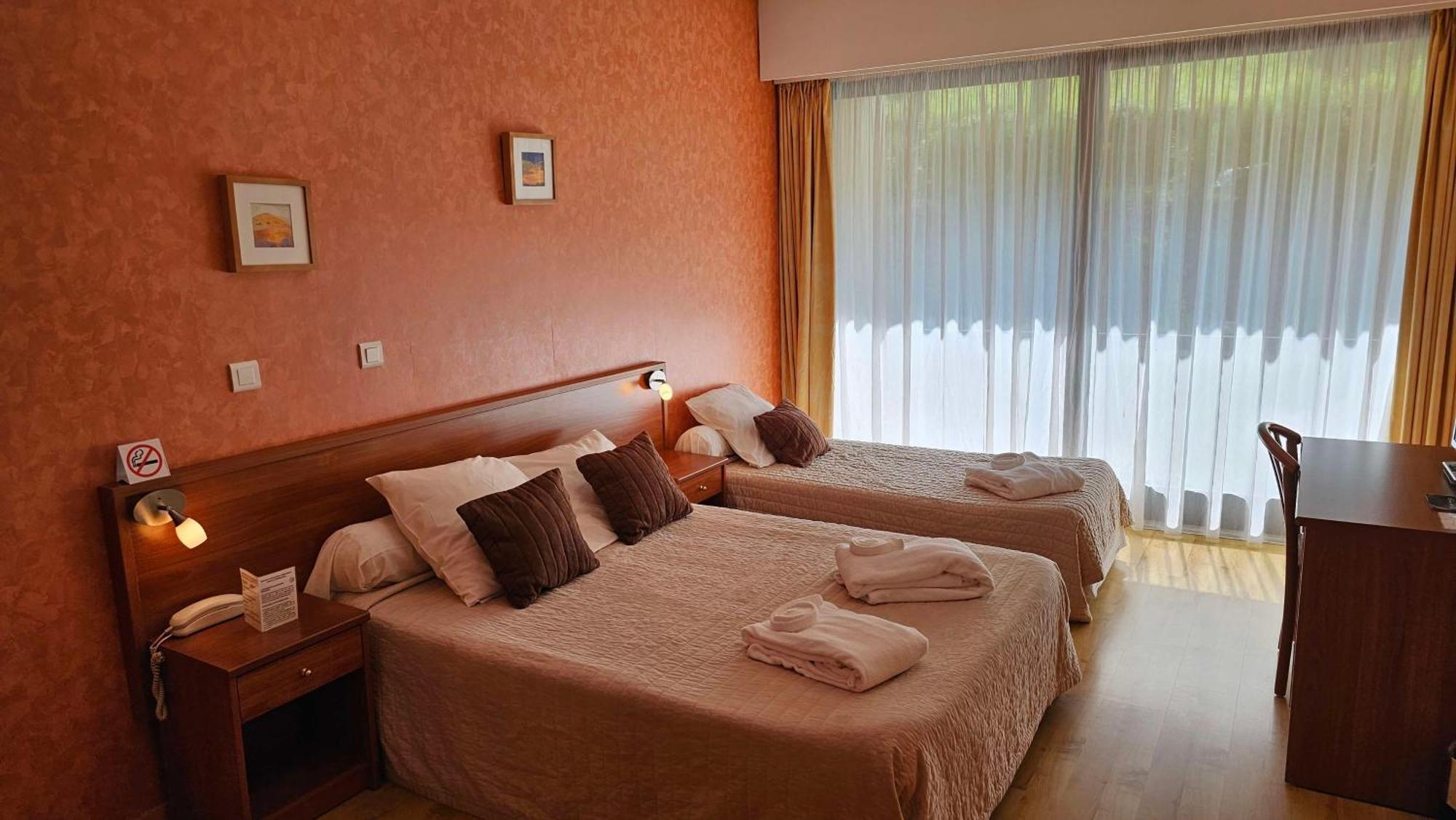 Brit Hotel Du Ban شودز آيْج المظهر الخارجي الصورة