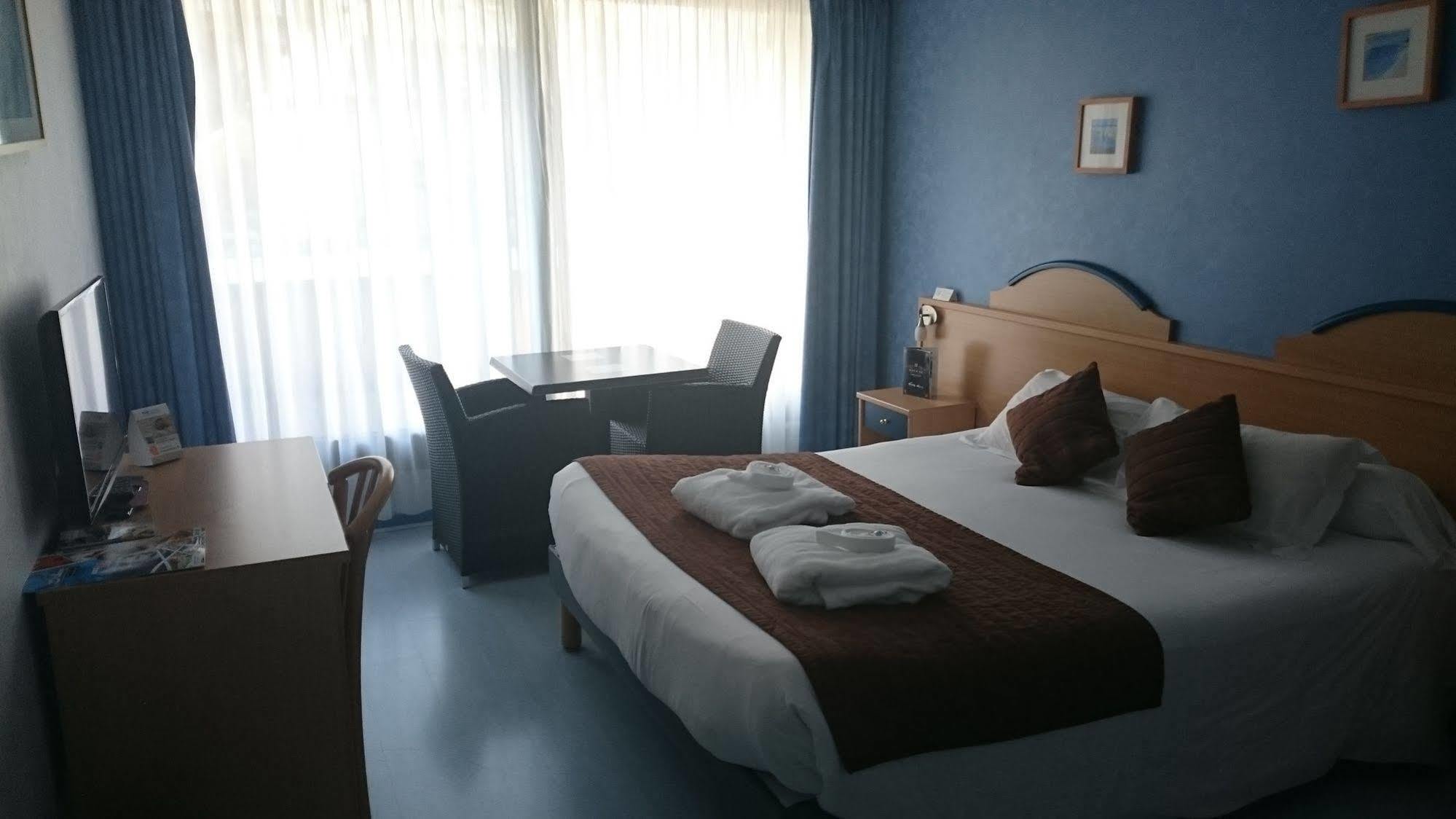 Brit Hotel Du Ban شودز آيْج المظهر الخارجي الصورة