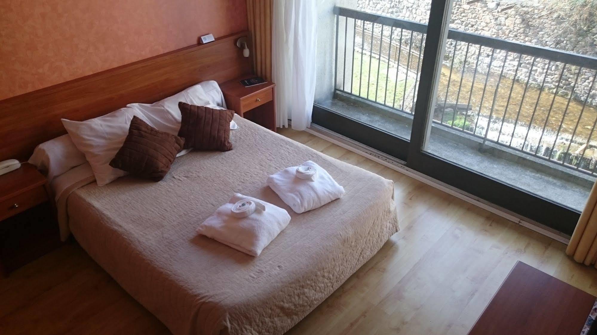 Brit Hotel Du Ban شودز آيْج المظهر الخارجي الصورة