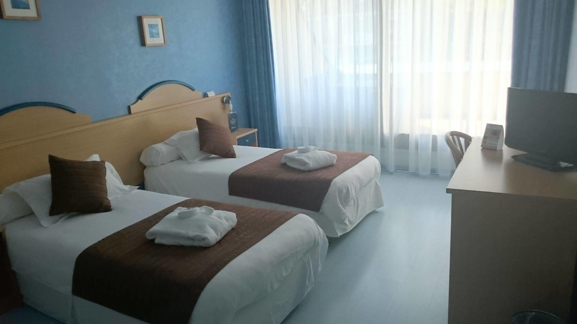 Brit Hotel Du Ban شودز آيْج المظهر الخارجي الصورة